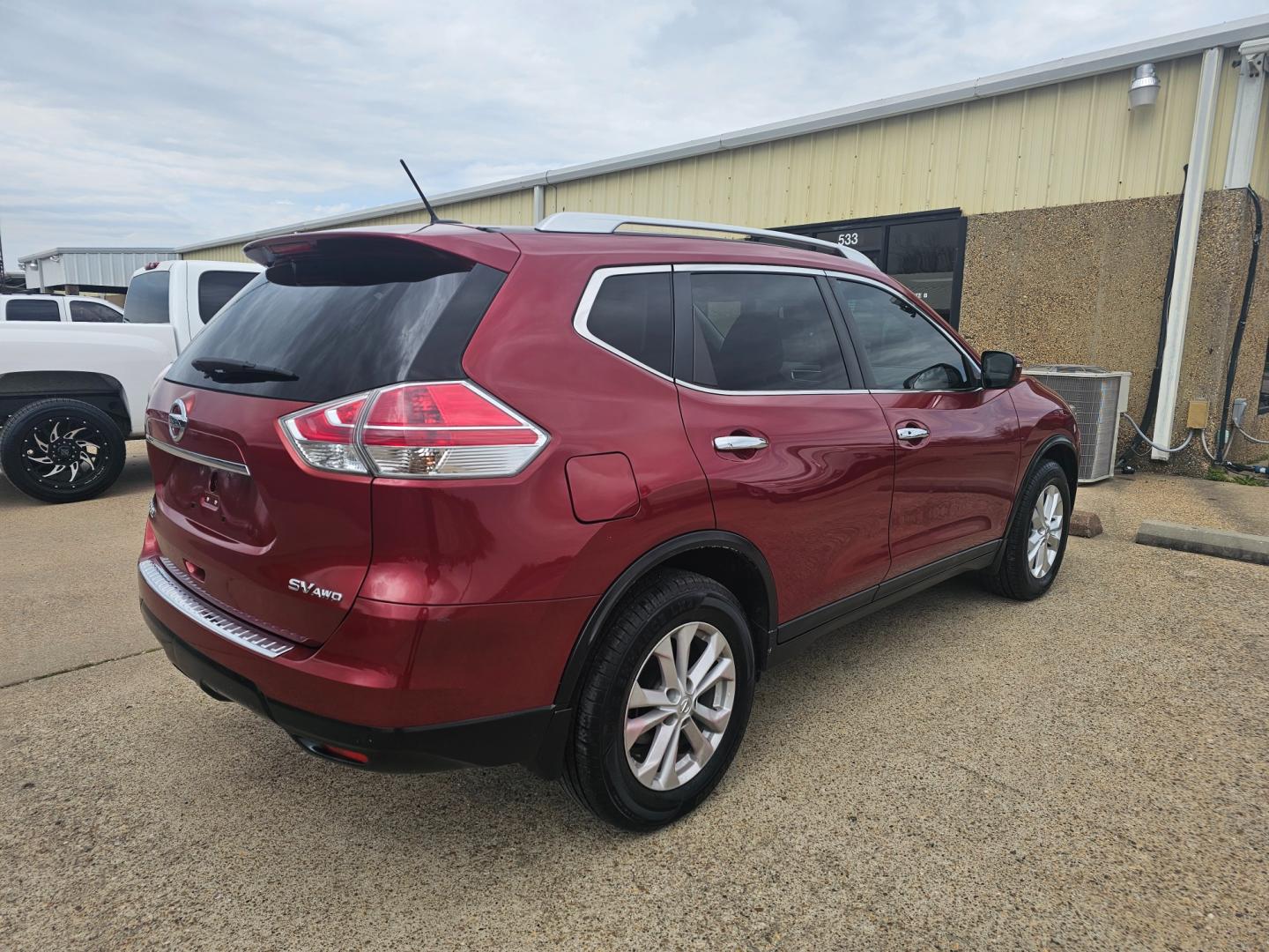 2016 MAROON Nissan Rogue SV AWD (KNMAT2MV1GP) with an 2.5L L4 DOHC 16V engine, CVT transmission, located at 533 S Seven Points BLVD, Seven Points, TX, 75143, (430) 255-4030, 32.313999, -96.209351 - Photo#2